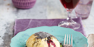 Mini-Germknödel mit Heidelbeeren Mini-Germknödel mit Heidelbeeren