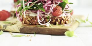 Sandwich mit Ringelbete und Feta Sandwich mit Ringelbete und Feta