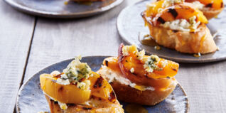 pfirsich-käse-bruschetta