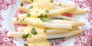 Spargel mit Sauce hollandaise