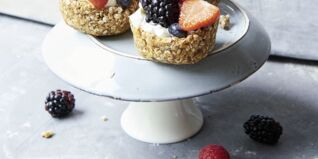 Granola-Cups mit Beeren