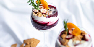Glühwein-Trifle mit Spekulatius Glühwein-Trifle mit Spekulatius