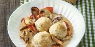 Mini-Knödel mit Pilzsauce