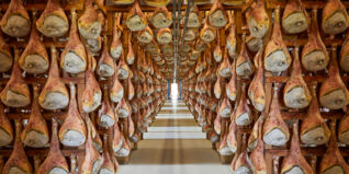 Prosciutto di San Daniele - Salone di stagionatura
