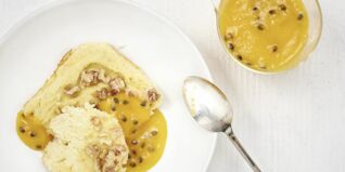 Grießgratin mit Mango-Maracuja-Sauce