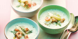 Spargelcremesuppe mit Krabben