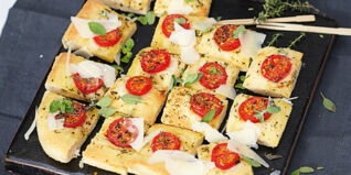 Focaccia mit Kirschtomaten Focaccia mit Kirschtomaten