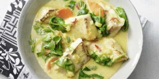 Gelbes Fischcurry