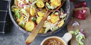 Bratkartoffelsalat mit Buchweizenpops Bratkartoffelsalat mit Buchweizenpops