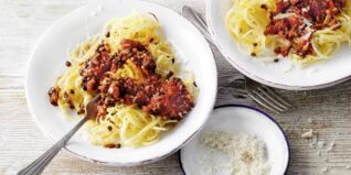 Steckrübenspaghetti mit Linsenbolognese Steckrübenspaghetti mit Linsenbolognese