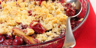 Kirsch-Rhabarber-Crumble Kirsch-Rhabarber-Crumble