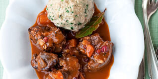 Hirschgulasch mit Möhren Hirschgulasch mit Möhren