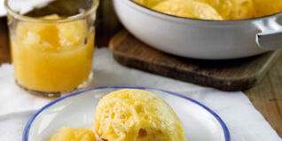 Dampfnudeln mit Quittensauce