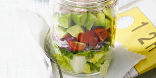 Caesar-Schicht-Salat im Glas Caesar-Schicht-Salat im Glas