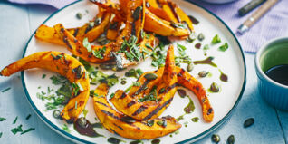 Kürbisspalten mit Knusperkernen Kürbisspalten mit Knusperkernen