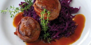 Rehmedaillons im Speckhemd