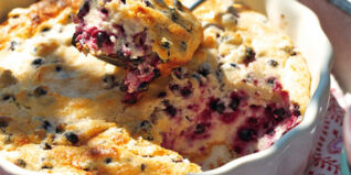 Quarkauflauf mit Holunderbeeren Quarkauflauf mit Holunderbeeren