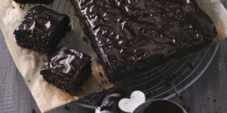 Fudge Brownies mit Quinoa und Schokoglasur Fudge Brownies mit Quinoa und Schokoglasur