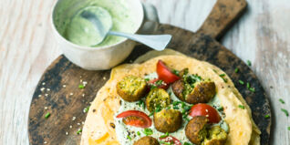 Curry-Falafeln mit Grüner Sauce Curry-Falafeln mit Grüner Sauce