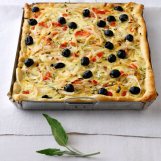 Provenzalischer Tomaten-Zwiebel-Kuchen Provenzalischer Tomaten-Zwiebel-Kuchen