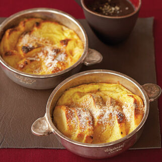 Brotauflauf mit Bischofssauce Brotauflauf mit Bischofssauce