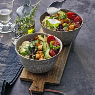 Quinoa-Bowl mit Süßkartoffel Quinoa-Bowl mit Süßkartoffel