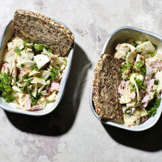 Mair&uuml;bchen-Salat mit Pistazien-Dressing