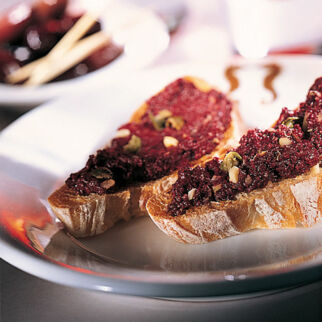 Crostini mit Olivencreme Crostini mit Olivencreme