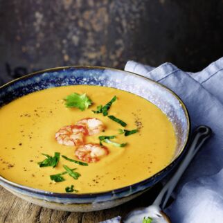 Orangen-M&ouml;hren-Suppe 
mit Garnelen