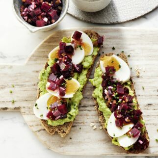 Vitalschnitte mit Rote-Bete-Häckerle Vitalschnitte mit Rote-Bete-Häckerle