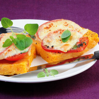 Tomaten-Polenta-Schnitten Tomaten-Polenta-Schnitten