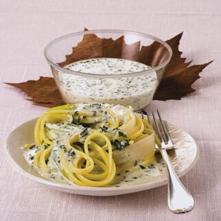 Käsesauce mit Kräutern Käsesauce mit Kräutern