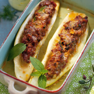 Gefüllte Schmorgurken mit Hackfleisch Gefüllte Schmorgurken mit Hackfleisch