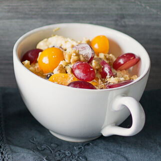 Sanddorn-Quark-Müsli mit Physalis Sanddorn-Quark-Müsli mit Physalis
