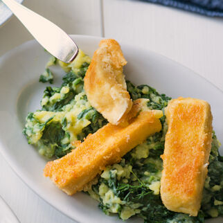 Spinat-Kartoffel-Stampf mit K&auml;seschnitzel