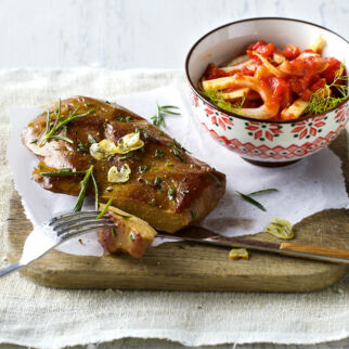 Seitan-Steaks mit Tomatensauce Seitan-Steaks mit Tomatensauce