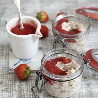 Erdbeer-Chia-Müsli im Glas Erdbeer-Chia-Müsli im Glas