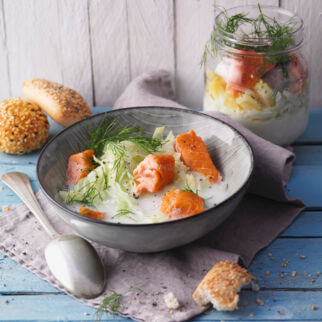 Spitzkohlsuppe mit Lachs Spitzkohlsuppe mit Lachs