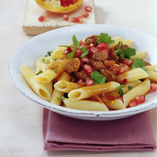 Lammragout mit Granatapfelkernen