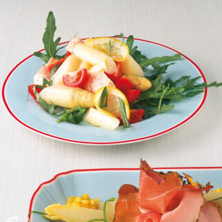 Spargel mit Lachs, Rucola und Bärlauch Spargel mit Lachs, Rucola und Bärlauch