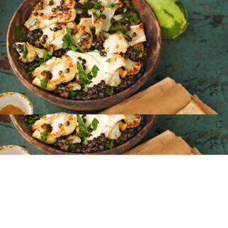 Gebratener Blumenkohl mit Belugalinsen und Würzjoghurt Gebratener Blumenkohl mit Belugalinsen und Würzjoghurt