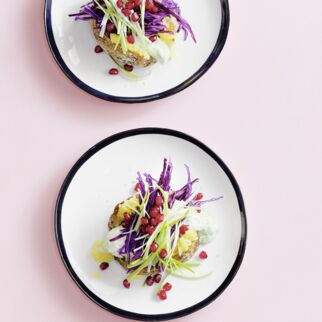 Kumpir mit Tsatsiki und Rotkohl Kumpir mit Tsatsiki und Rotkohl