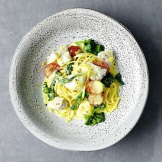 One-Pot-Pasta mit Skrei und Spinat One-Pot-Pasta mit Skrei und Spinat