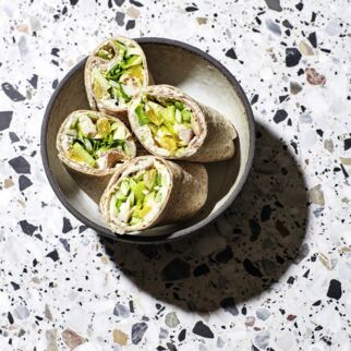 Wrap mit Forellencreme, Orange und Sellerie Wrap mit Forellencreme, Orange und Sellerie