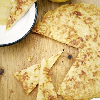 Riesenrösti mit Apfelmus Riesenrösti mit Apfelmus