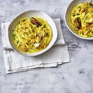 Safrannudeln mit
Miesmuscheln Safrannudeln mit
Miesmuscheln