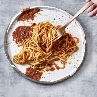 Spaghetti mit Pesto rosso soffritto