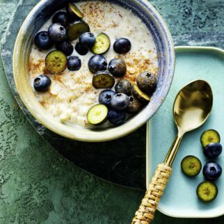 Reisbrei mit Beeren und Mandeln Reisbrei mit Beeren und Mandeln