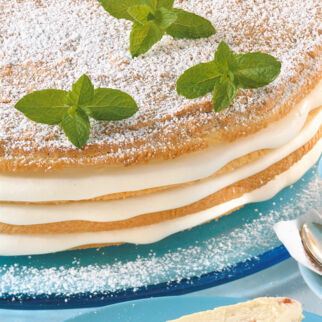 Saure-Sahne-Torte Saure-Sahne-Torte