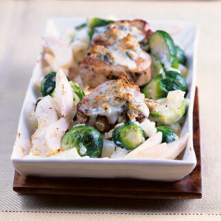 Fruchtiger Rosenkohl-Sellerie-Auflauf mit Filet Fruchtiger Rosenkohl-Sellerie-Auflauf mit Filet